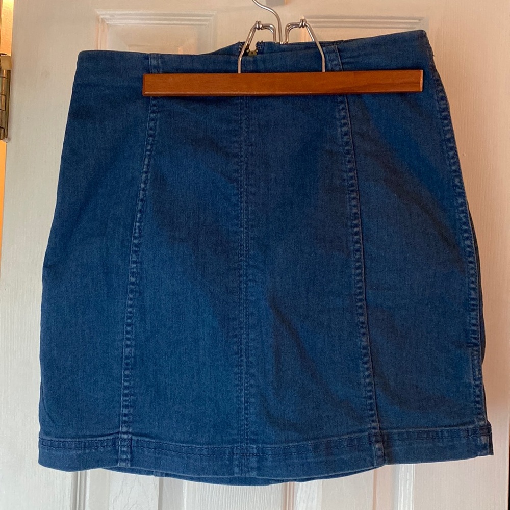 Free people size 10 stretchy jean skirt high rise